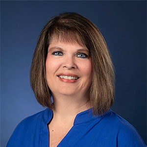 Headshot of Dean Lori Rakes.